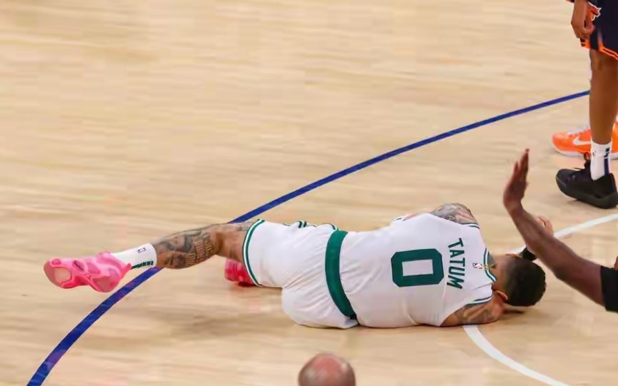 76人逆转凯尔特人，艾顿失误致败