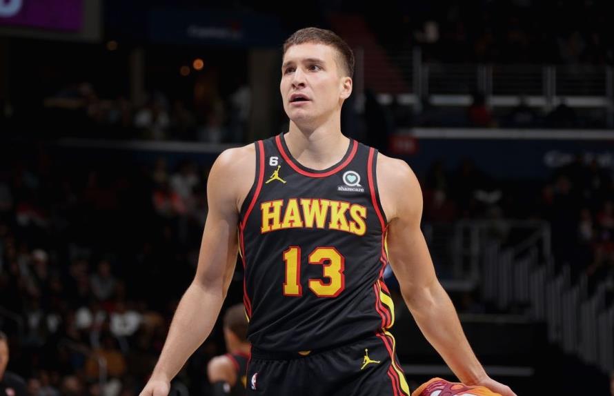 马刺客场大胜老鹰取得三连胜