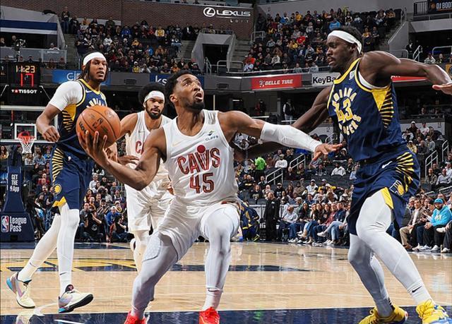 老鹰主场不敌步行者，陷入两连败的简单介绍