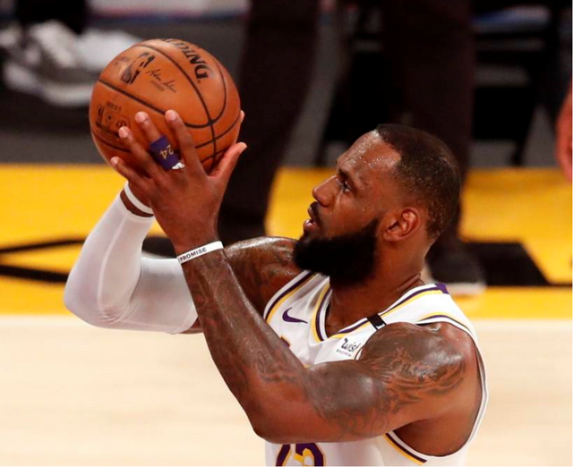 猛龙逆转湖人B队，福克斯完成帽子戏法