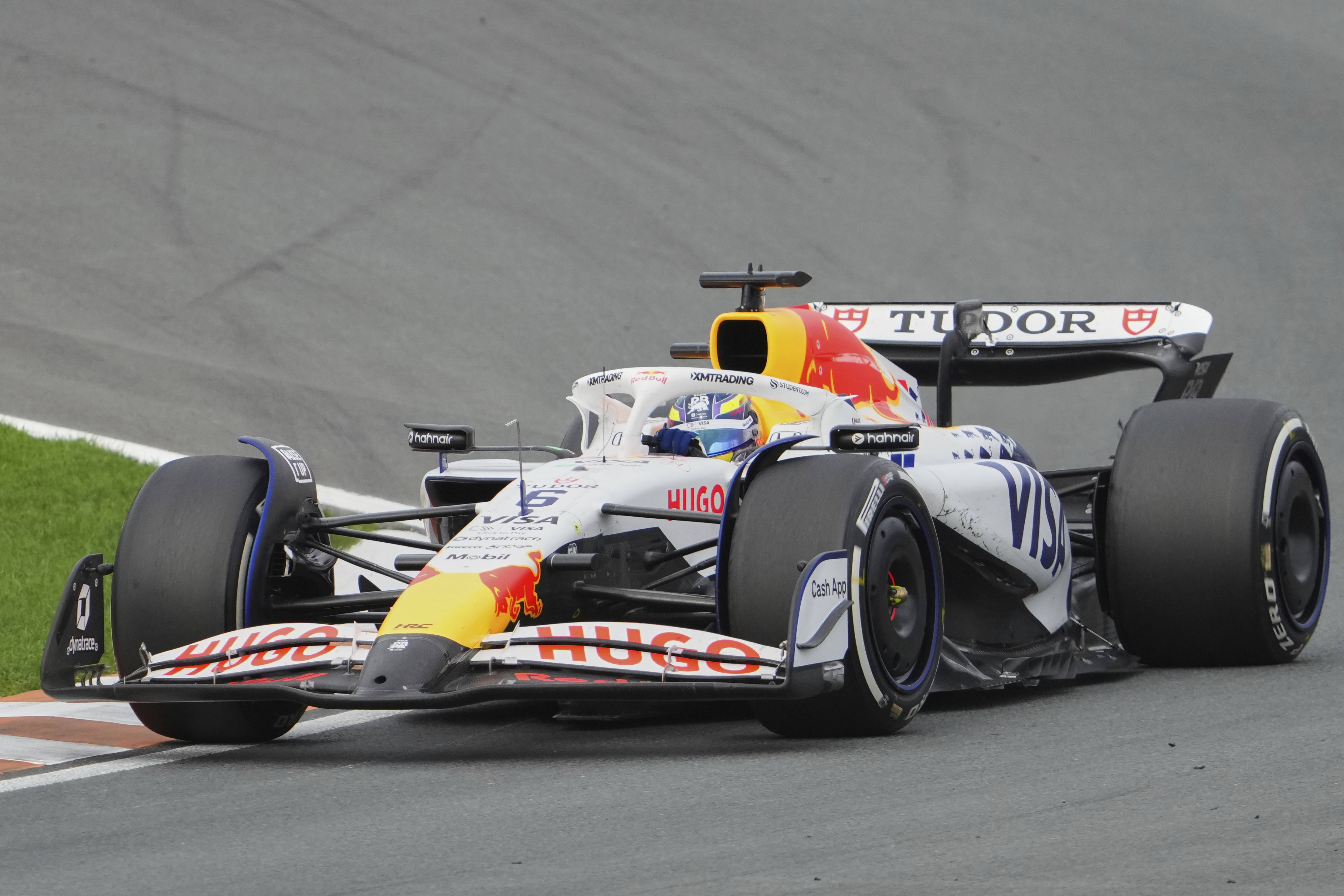 红牛二队横扫红牛车队,皮亚斯特里点燃赛场 红牛二队横扫红牛车队,皮亚斯特里点燃赛场