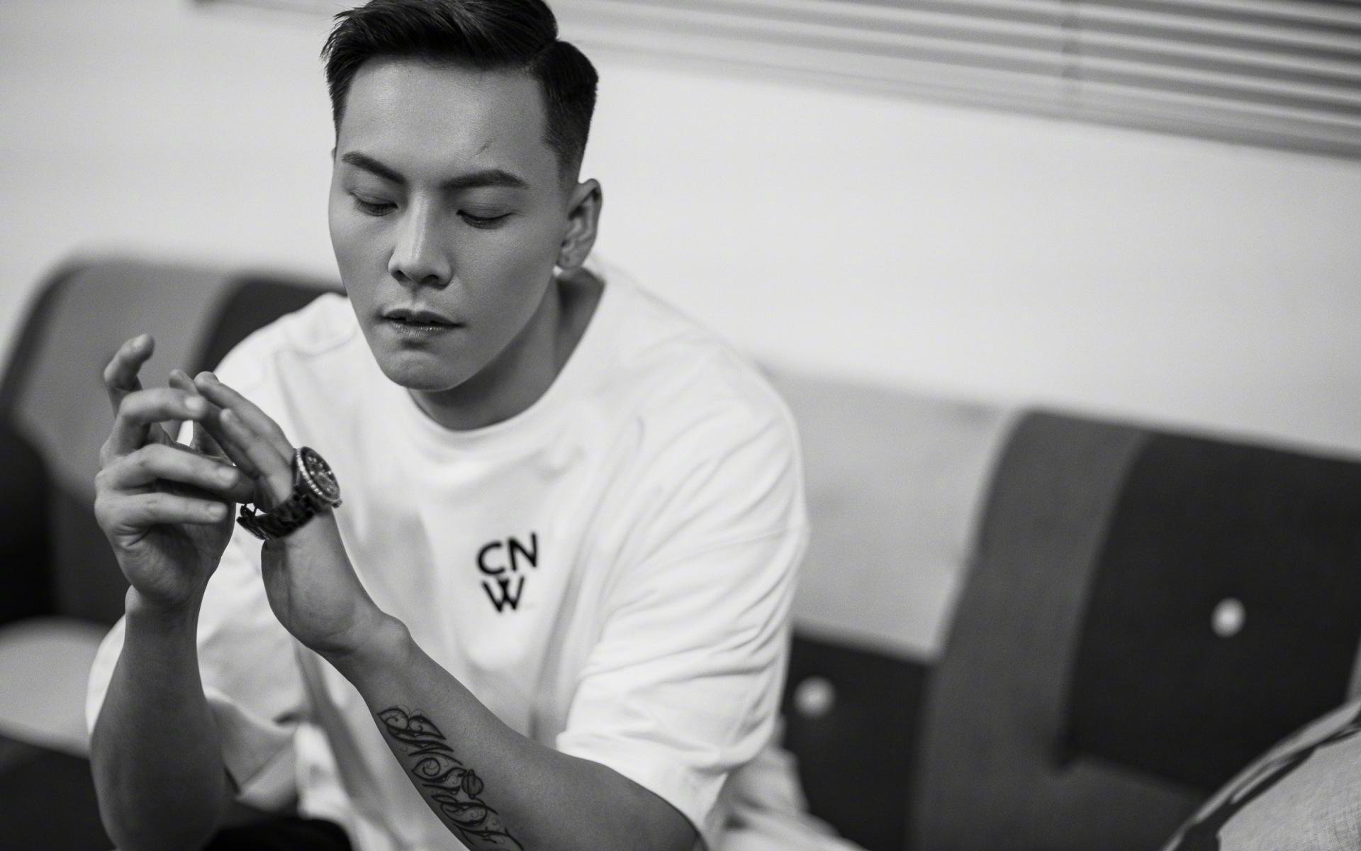 世俱杯-莫兰特关键制胜,新疆队全面压制开拓者